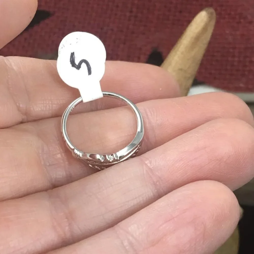 Sterling silver leaf minimalist ring Size 7